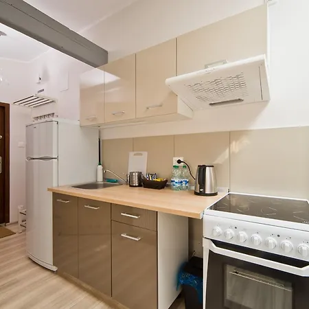 1 Night In Poznan - Wielka Apartments Aparthotel 3*