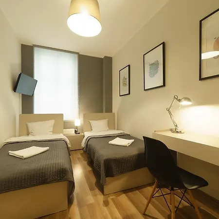 1 Night In Poznan - Wielka Apartments Aparthotel