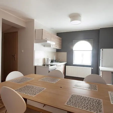 1 Night In Poznan - Wielka Apartments Aparthotel 3*
