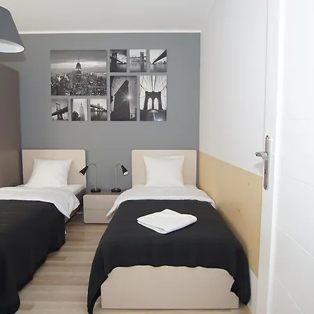 1 Night In Poznan - Wielka Apartments Aparthotel 3*